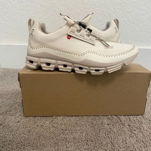 Beige on cloud sneakers size 8 women’s